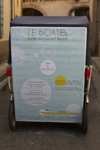 Read more about the article Le Boatel à Arles, Hôtel Restaurant fluvial au Pont Van Gogh.