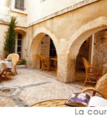 Lire la suite à propos de l’article Maison d’hôtes à Arles: La maison Molière.